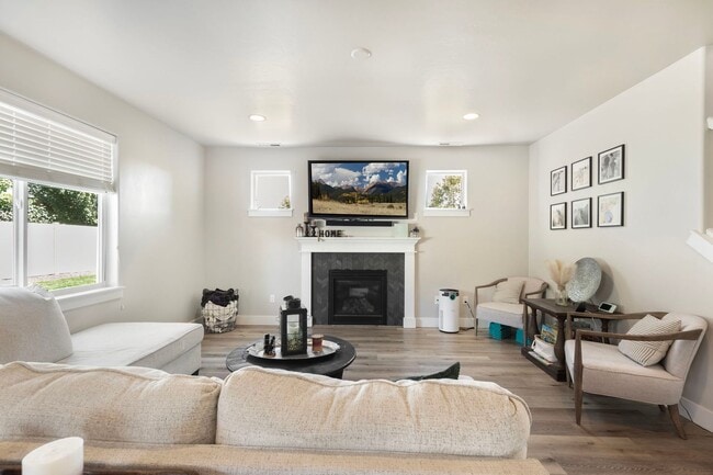 Building Photo - Stunning 5-Bedroom Family Home on a Corner...