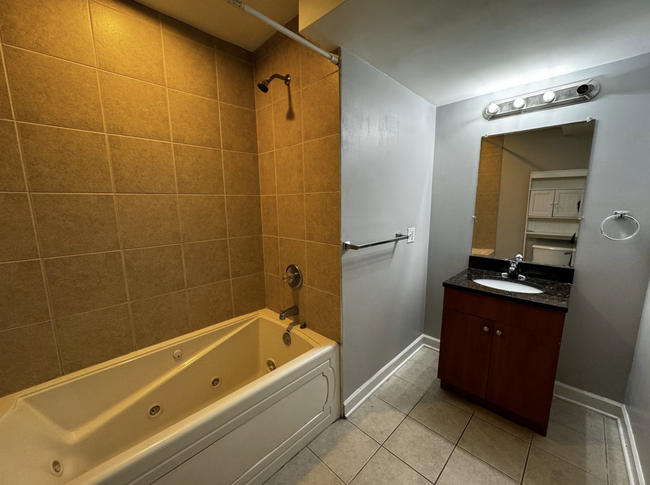 Bathroom - 3641 W Leland Ave