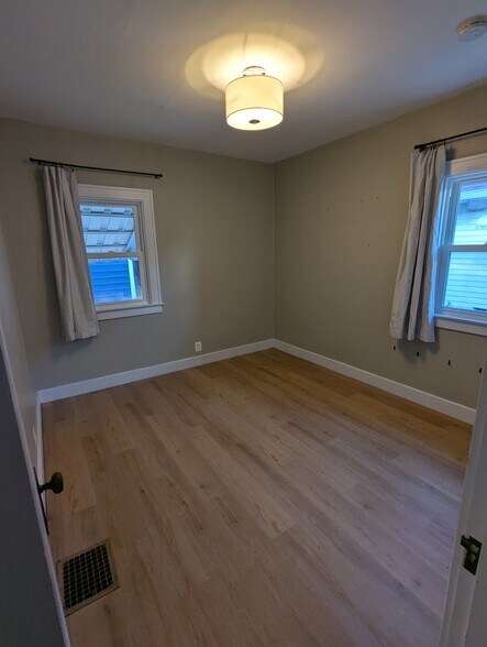 Building Photo - 701 Burke Ave NE