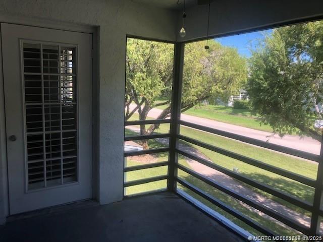 Building Photo - 1290 SE Parkview Pl