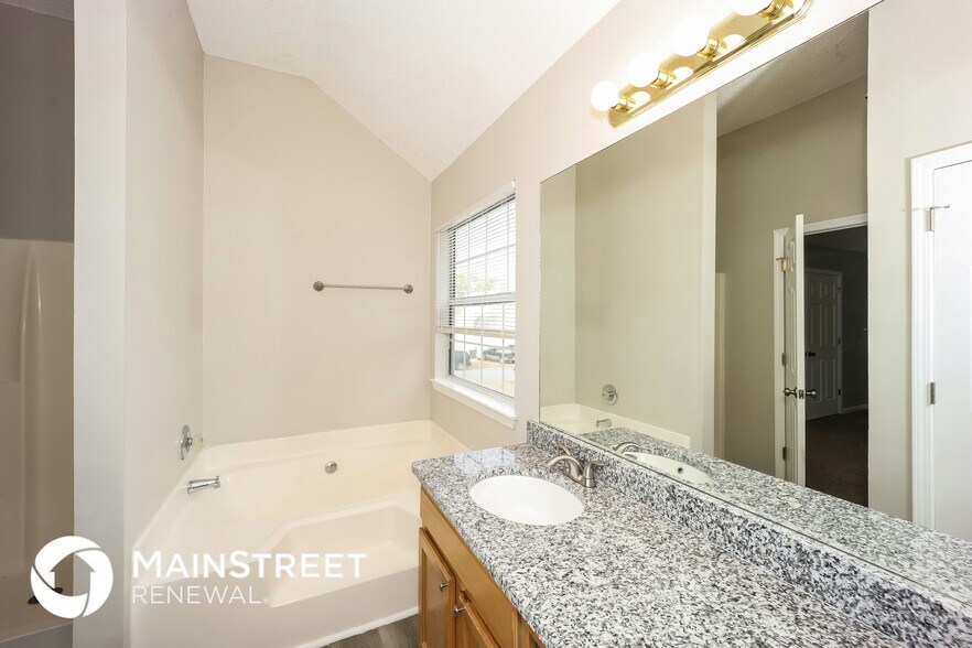 Building Photo - 7030 Mahogany Dr