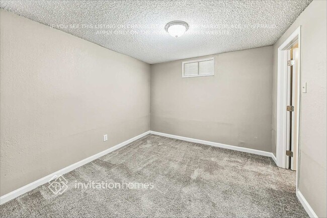 Building Photo - 16372 E Brown Dr