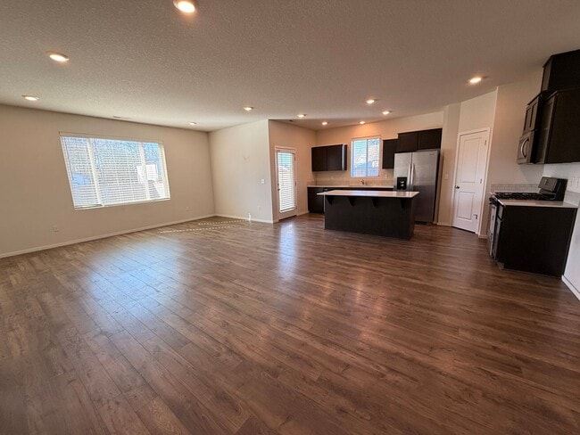 Building Photo - Newer single level 3 bed 2 bath home in NE Salem