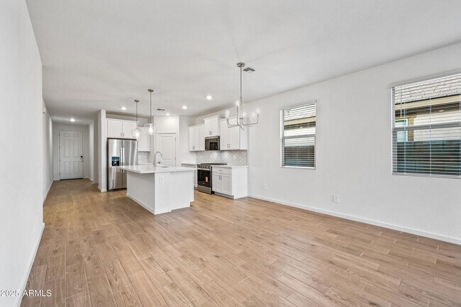 Building Photo - 15825 W Gray Fox Trl