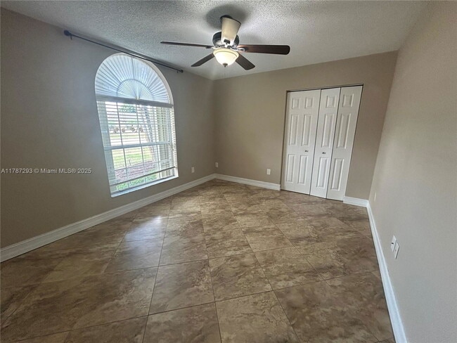 Building Photo - 9721 SW 15th Dr