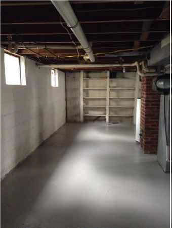 Building Photo - 3 bedroom, 1 bath Home - Available: August 2027!