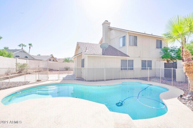 Building Photo - 3034 E Villa Maria Dr
