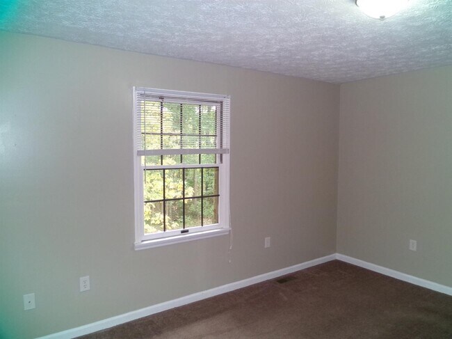 Building Photo - 244 Meadowview Dr