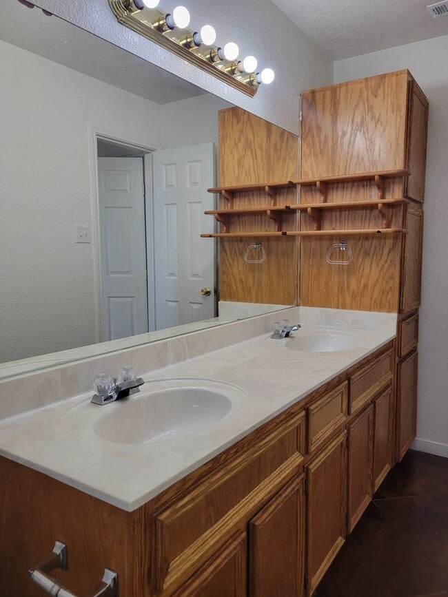 Building Photo - 3503 Dustin Ct