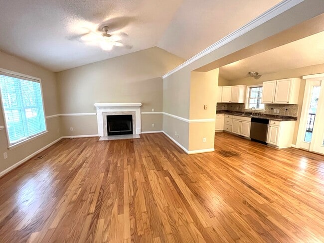 Building Photo - 763 Southwick Ave