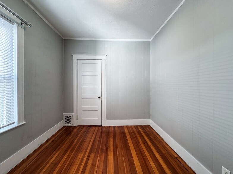 Building Photo - 37 Lowden Ave