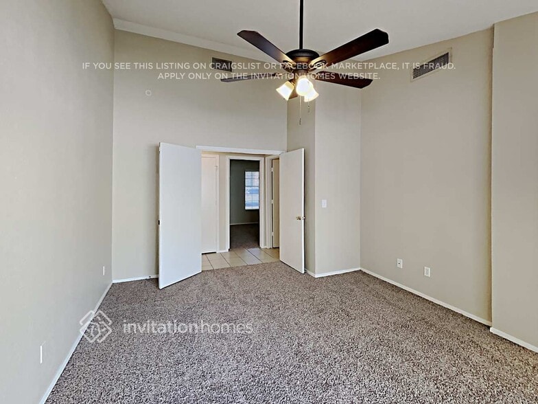 Building Photo - 1102 E Annette Dr