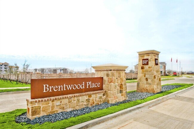 Building Photo - 3537 Brentwood Dr
