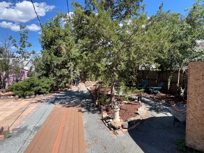 Building Photo - Cute East Denver Bungalow