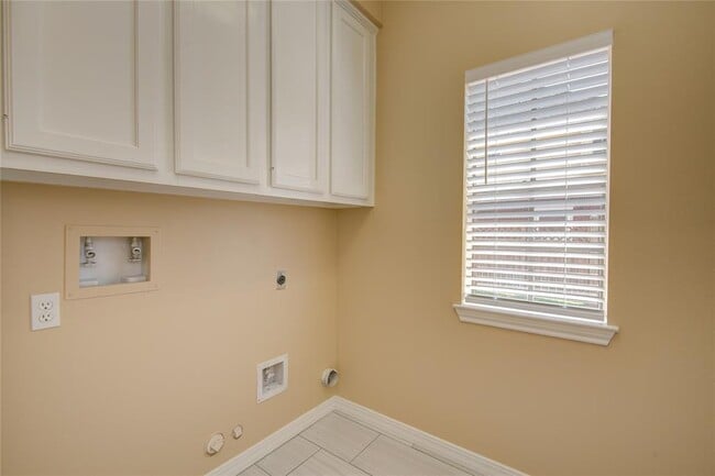 Building Photo - 4006 Forest Birch Ct