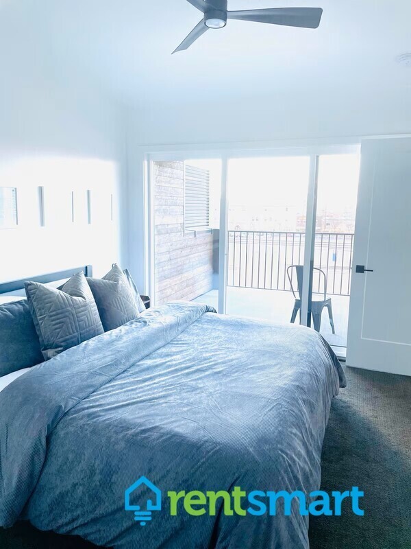 Building Photo - 119 B N 2nd St W