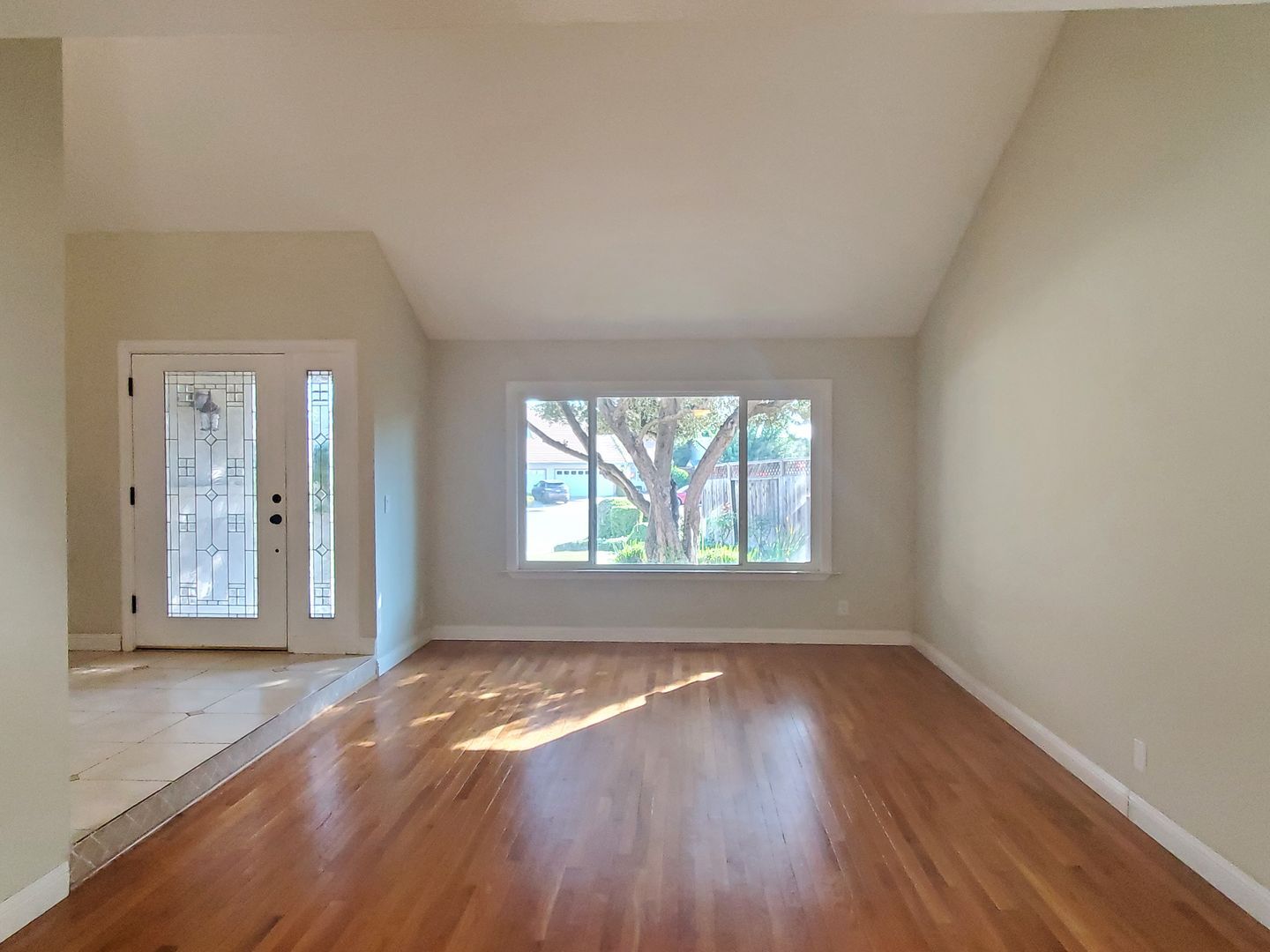 Building Photo - 16745 Spring Hill Ct