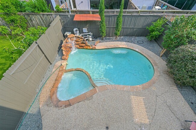 Building Photo - 5453 Fairdale Ln