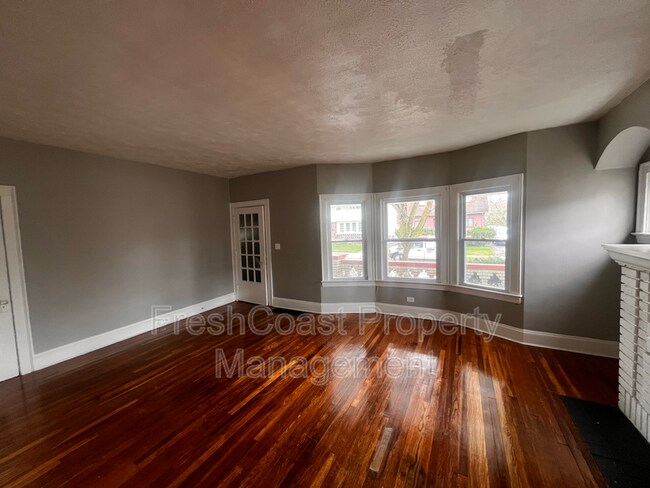 Building Photo - 3402 E 145th St