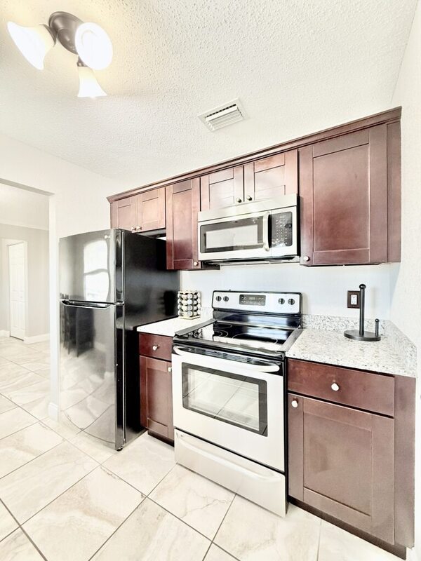 Building Photo - 200 Countryclub Drive - 808