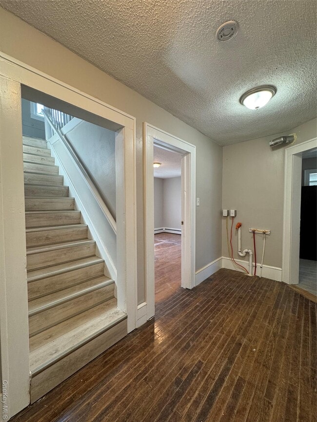 Building Photo - 440 N Main St