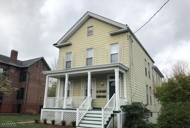 Primary Photo - 60 Park Ave