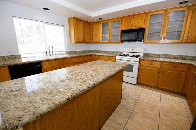 Building Photo - 554 Campus Oaks Ct