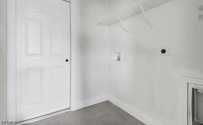 Building Photo - 408 Chiquita Blvd N