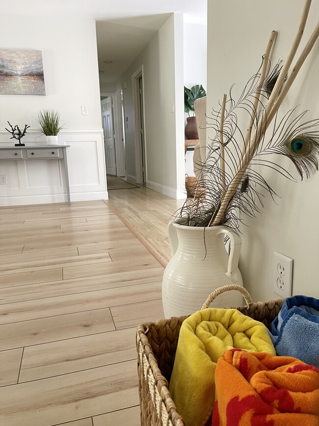 Building Photo - 114 Portside Cir