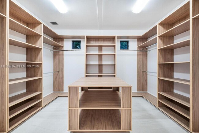 Building Photo - 6220 SW 123rd Terrace