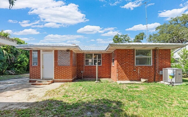 Building Photo - For Rent