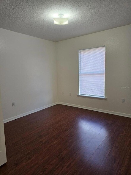 Building Photo - 307 Erie Ct