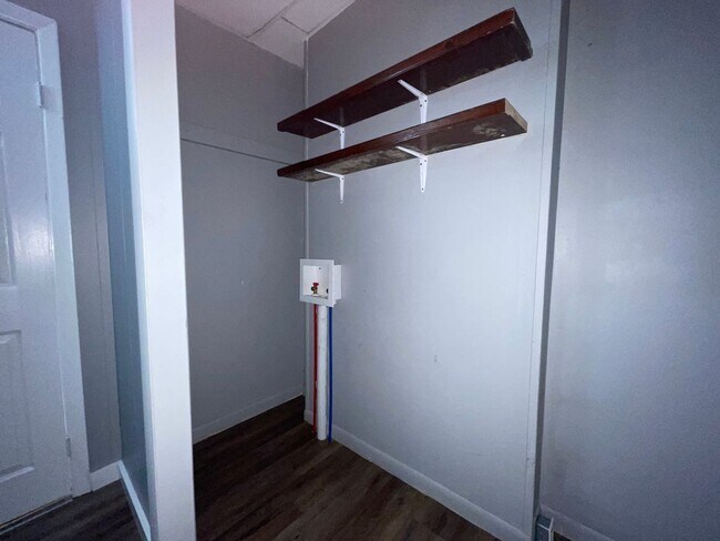 Building Photo - 159 Main St