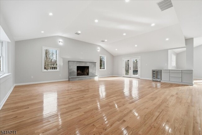 Building Photo - 17 Richter St