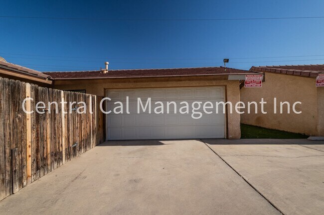 Building Photo - 8404 Laborough Dr