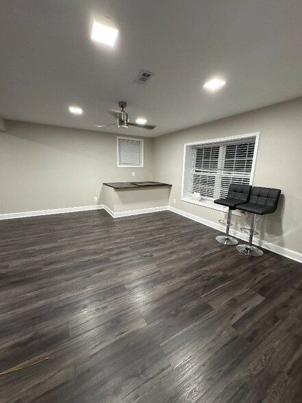 Primary Photo - 16821 Falconhurst Dr