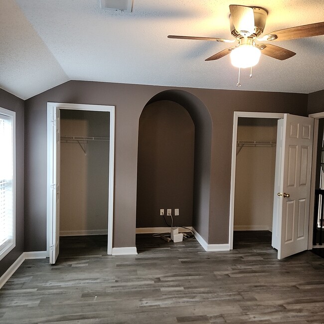 Building Photo - 807 Andora Way SW