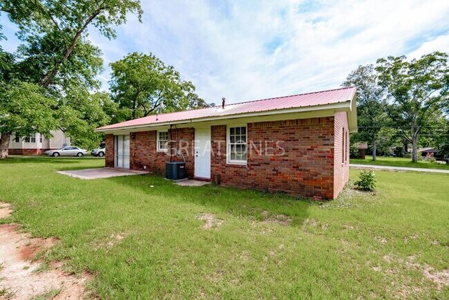 Building Photo - 968 Crestline Dr