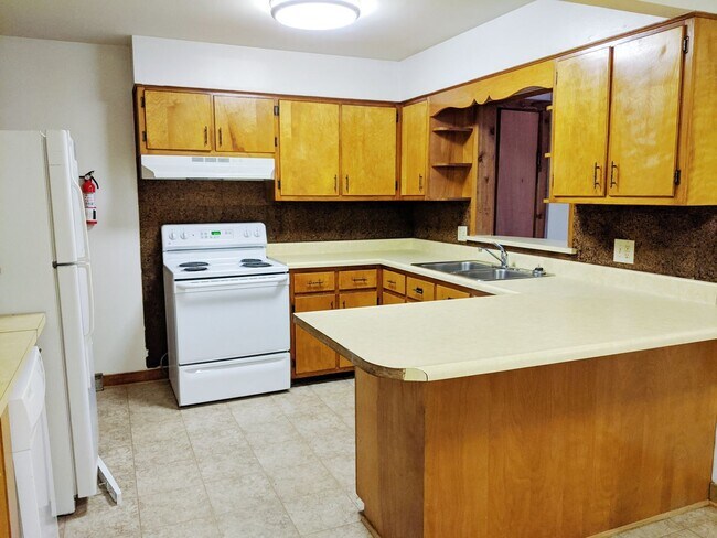 Building Photo - 208 S Hillsdale Dr