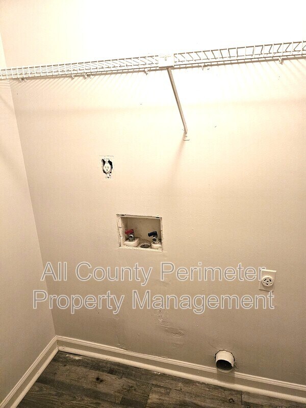 Building Photo - 5642 Estates Ct