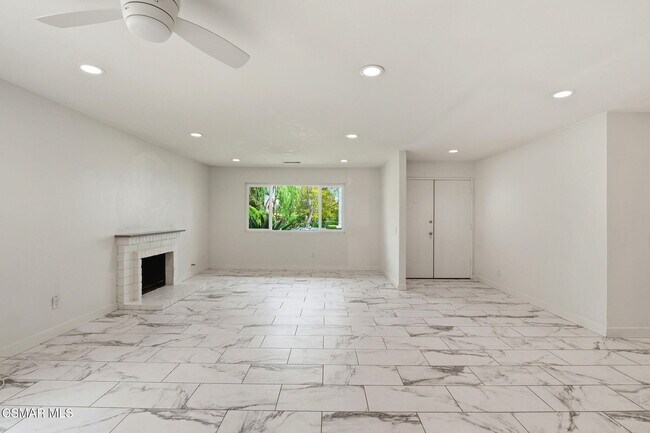 Building Photo - 30845 Catarina Dr