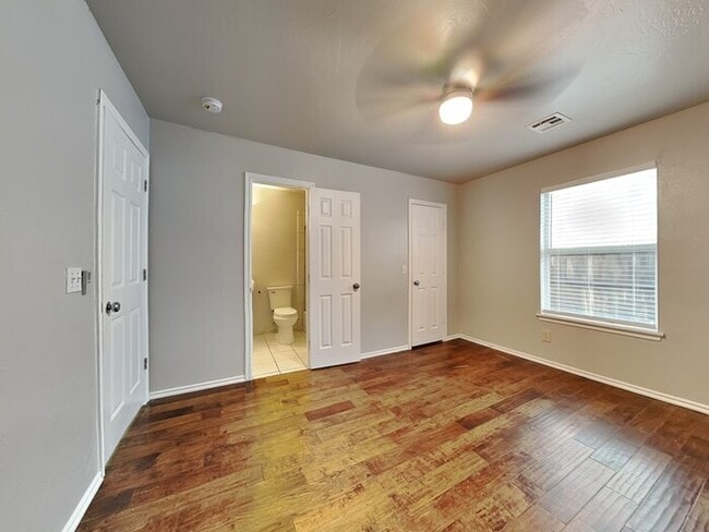 Building Photo - 17113 Bedford Dr