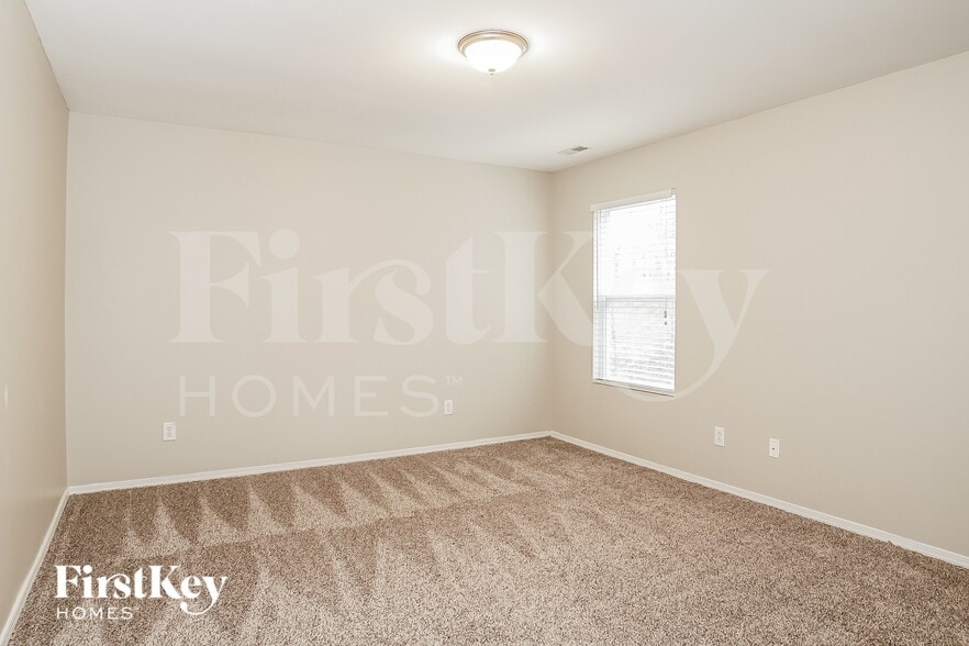 Building Photo - 500 Martha Ct