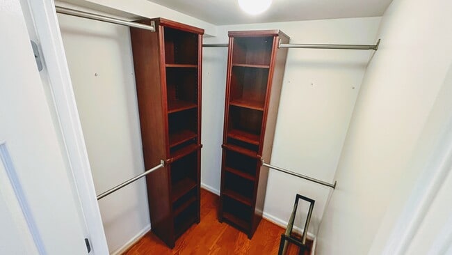Walk in Closet - 2726 Gallows Rd