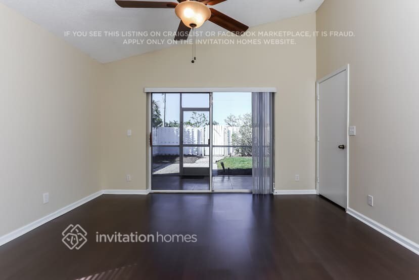 Building Photo - 1369 Fairfax Cir E