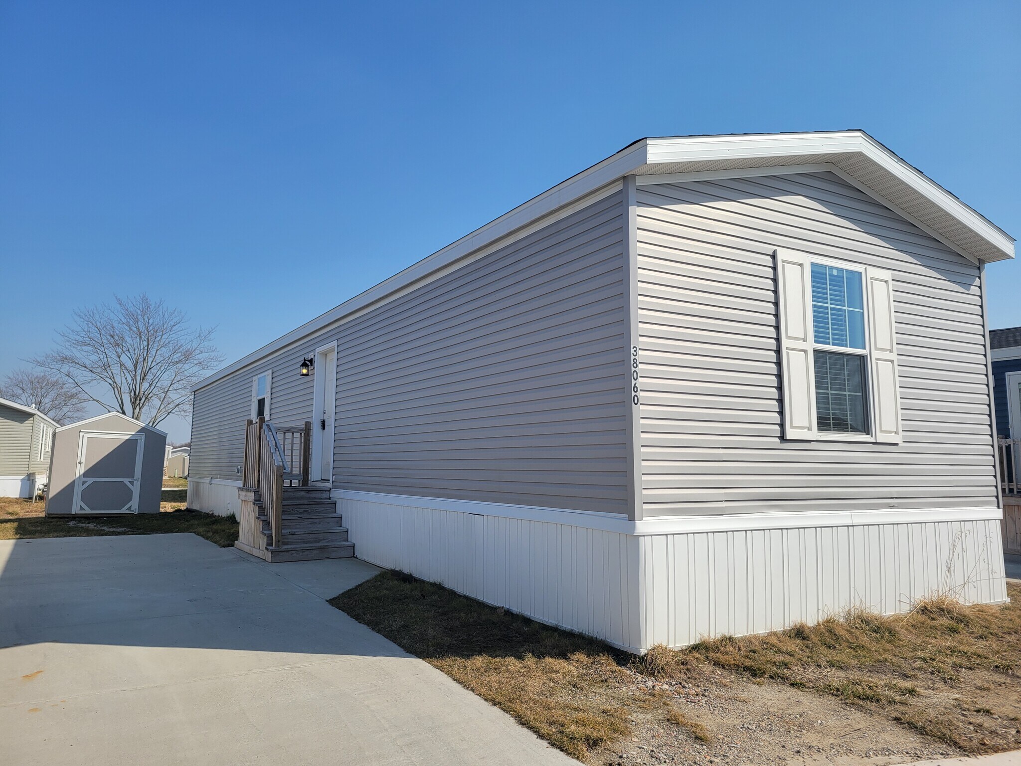 Building Photo - 38060 Leverette Ave