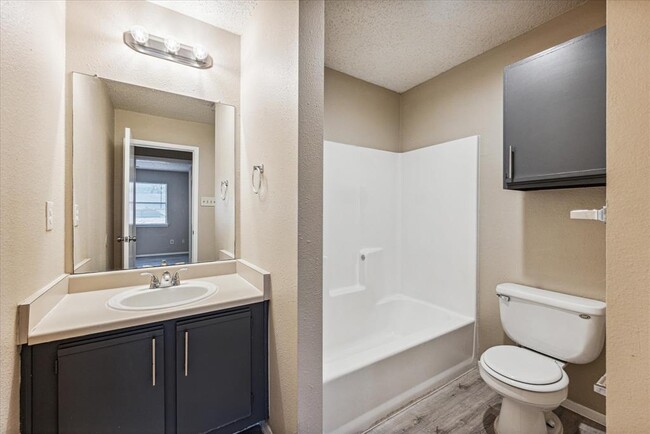 Building Photo - 2810 Jadewood Ct