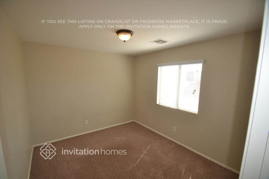 Building Photo - 13029 W Lisbon Ln