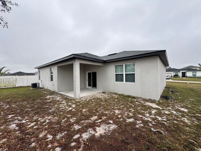 Building Photo - INCREDIBLE 4 Bedroom, 2 Bathroom Home in Poinciana!