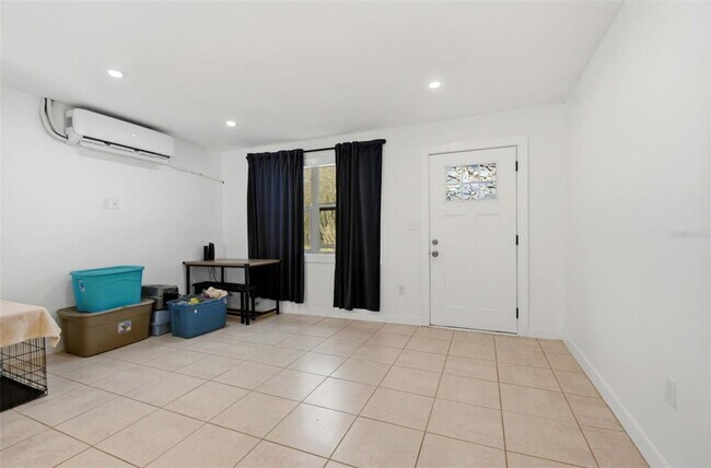 Building Photo - 3704 Wells St